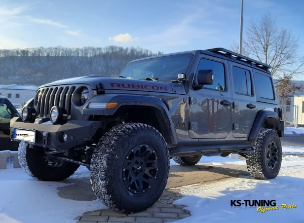 AX 200 9x17 mit Reifen BFG 315/70R17 BFG KO2 auf Jeep Wrangler JL JK mit Fahrwerk