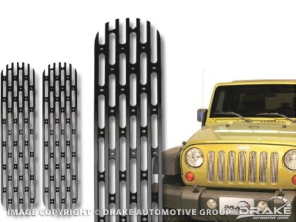 Kühlergrill Einsätze Drake Grille Inserts Aluminium poliert Jeep Wrangler JK ab BJ 07 JP-190008-POLSH