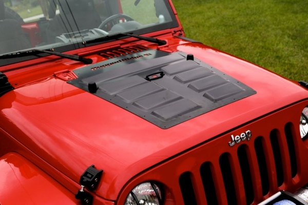 Motorhaubenschutz mit Lüftungsschlitzen Jeep Wrangler JK ab BJ 07 Rugged Ridge 17759.10