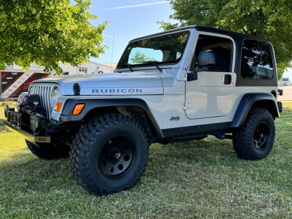 Alu Felge 8x15 5x114,3 ET+20 Schwarz Rundloch ARE172 Jeep Wrangler TJ 97-06 mit TÜV AR1725866B