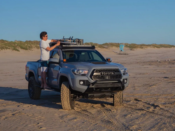 Front Runner Toyota Tacoma 2005-2023 Slimsport Dachträger Kit / Scheinwerferbereit KSTT002T