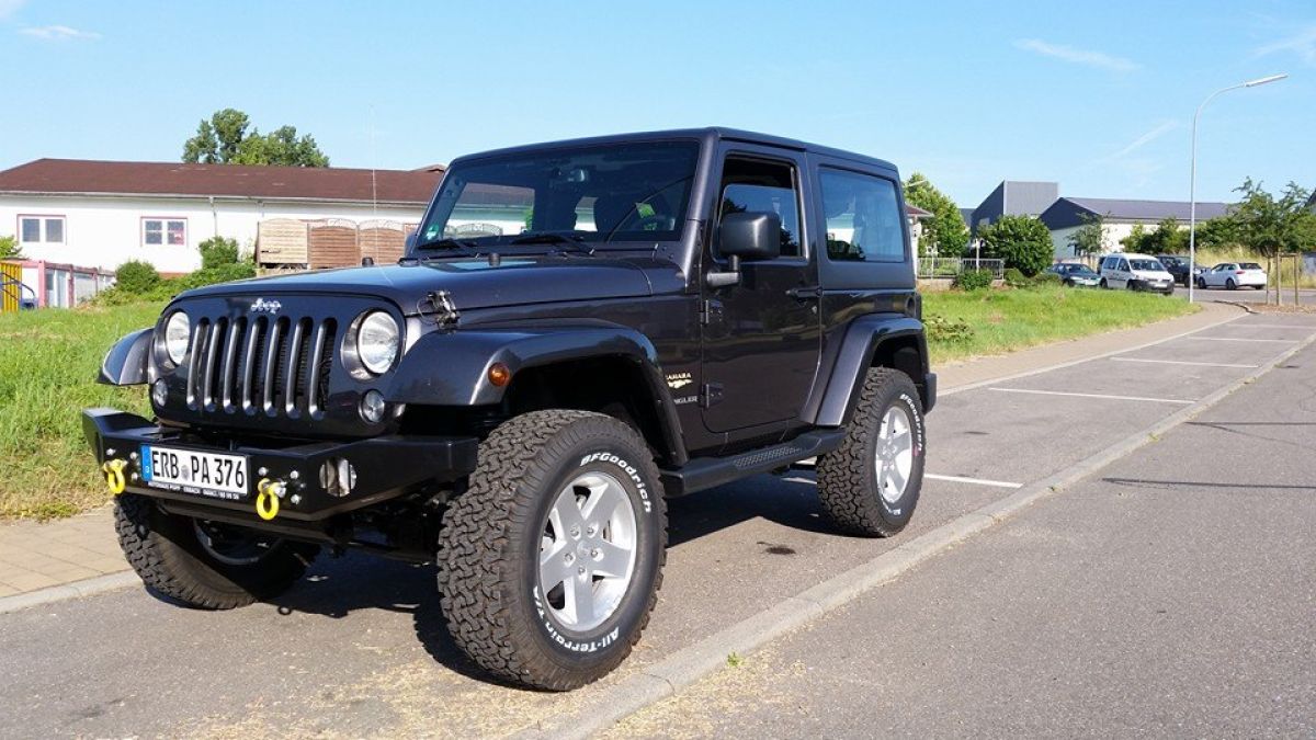 Haltegriffe Paar vorne und hinten aus hochfestem Stahl schwarz Jeep  Wrangler JK + Unlimited Bj. 07-18 2- oder 4-Türer