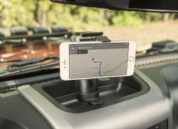Ablagefach mit Smartphone-Halter Jeep Wrangler JK 11-18 Rugged Ridge 13551.16 Dash Multi-Mount Phone Kit, 11-18 Jeep Wrangler