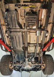 Auspuff Jeep Wrangler JL von unten