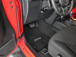 Fußmatten Teppich Set vorne und hinten Jeep Wrangler JL 2-Türer 18-  Lloyd Mats All Weather Jeep Logo Carpeted Floor Mats for 18