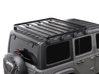 Jeep JL mit montiertem Dachträger von Front Runner