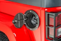 Tankdeckel Blende schwarz Jeep Wrangler JK 2 Türer ab 07-18 Mopar® 82210285AC Fuel Filler Door in Black